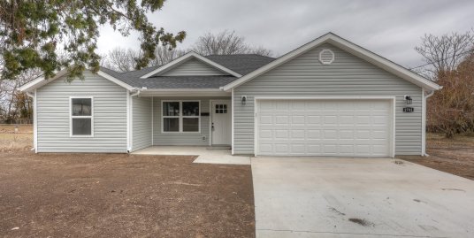 2703 W D St, Joplin, MO 64801