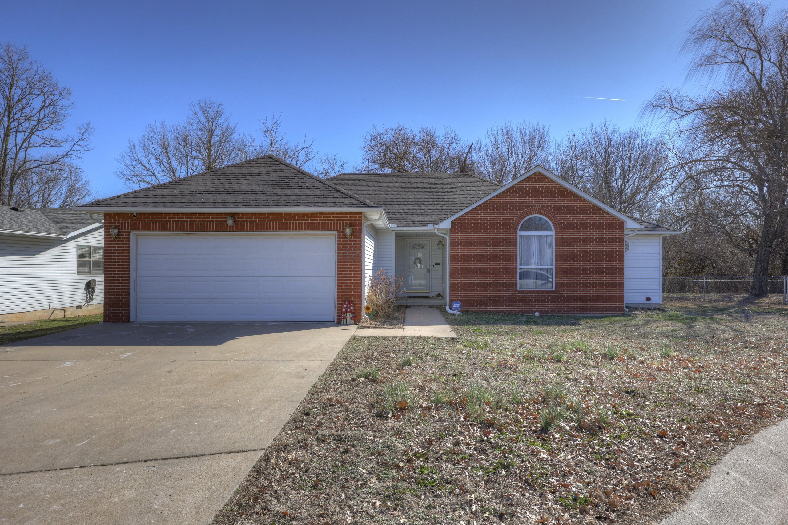 1216 Douglas Ct, Carthage, MO 64836