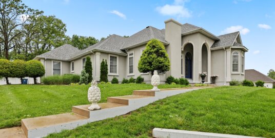 6104 Highland Dr, Joplin, MO 64804