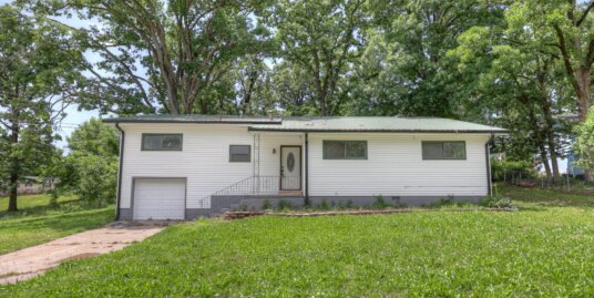 4505 Circle Dr, Joplin, MO 64804