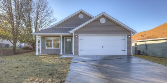 604 N Ball St, Webb City, MO 64870