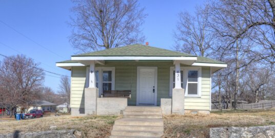431 W 31st St, Joplin, MO 64804