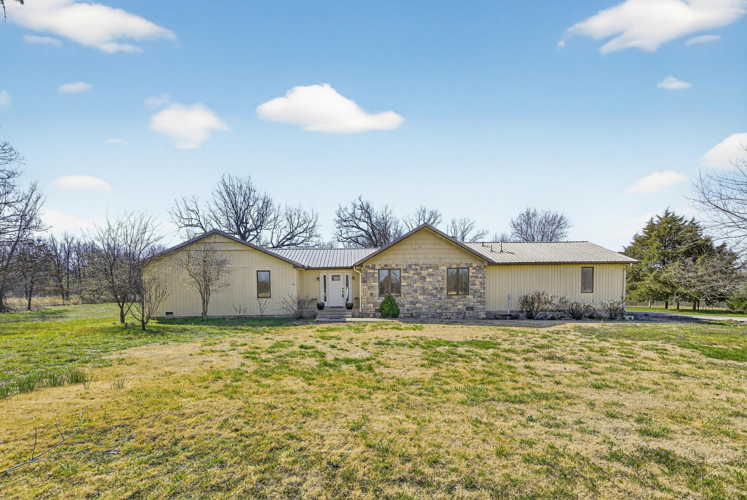 8223 Jute Rd, Neosho, MO 64850