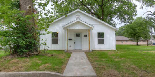 820 Murphy Ave, Joplin, MO 64801