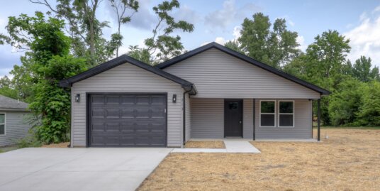 213 Walton St, Carl Junction, MO 64834